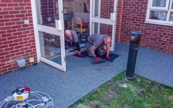 images_dc-resin-bound-stone_front-photo