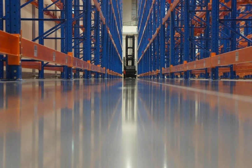 defined movement floors in vna warehouse